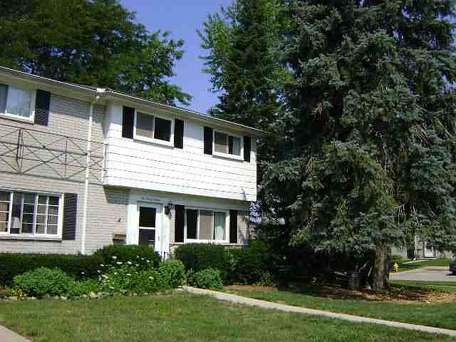 1st image of 297 Carlson St