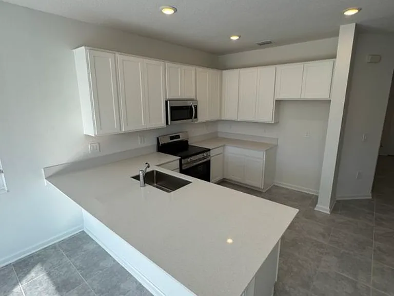 2736 Pierr St — Photo 2