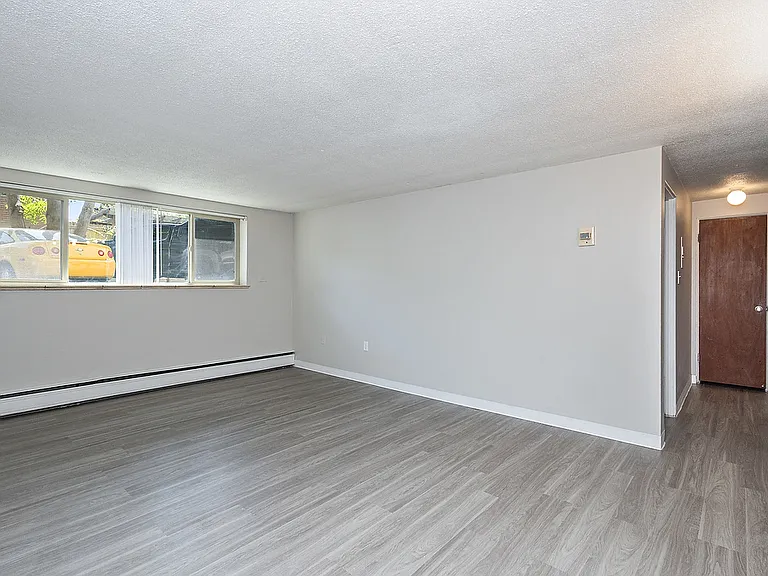 Kent Apartments — Photo 33