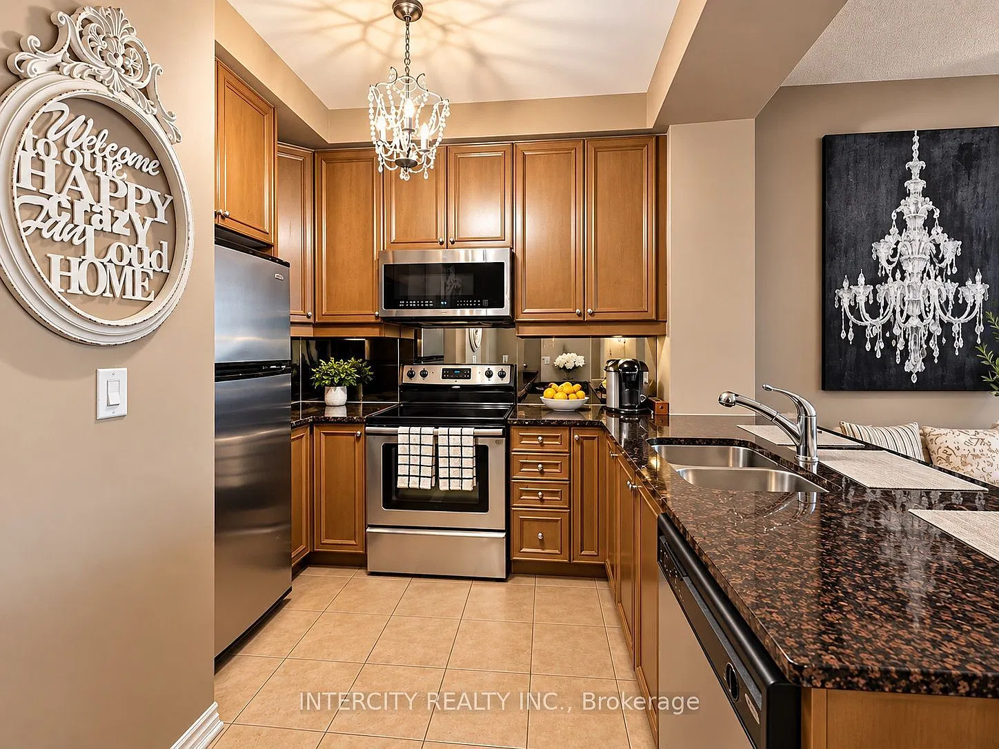 9235 Jane St — Photo 2