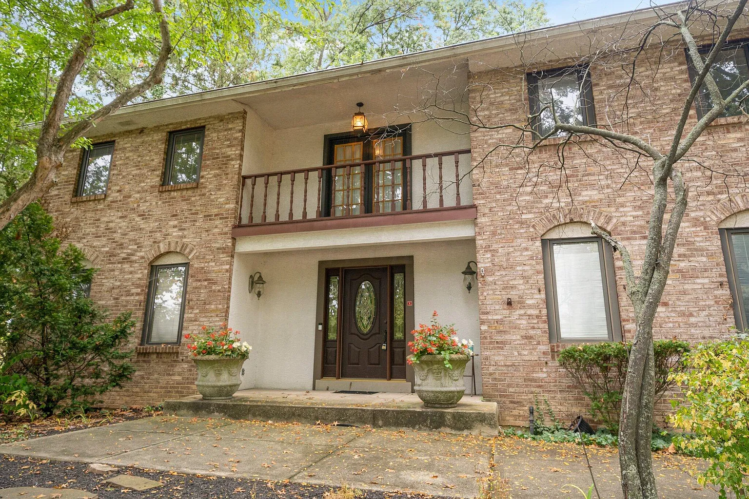 842 Strawberry Hill Rd W photo 1