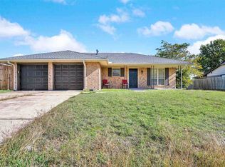 1821 NW Crosby Park Cir, Lawton, OK 73505