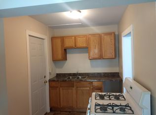 409 1/2 Washington St, Decorah, IA 52101