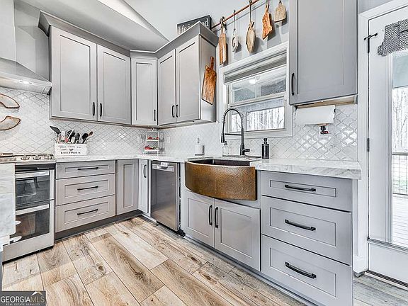 5th image of 218 Sunset Cv