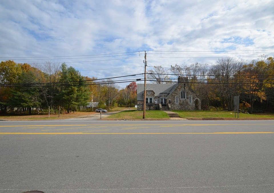 2nd image of 1253 Hooksett Rd