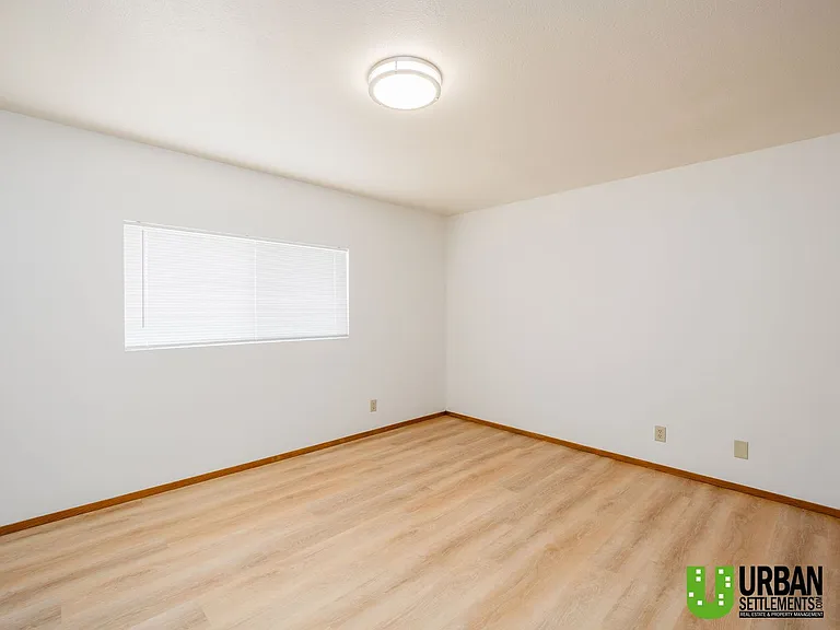 3531-3533 E Upriver Dr — Photo 8
