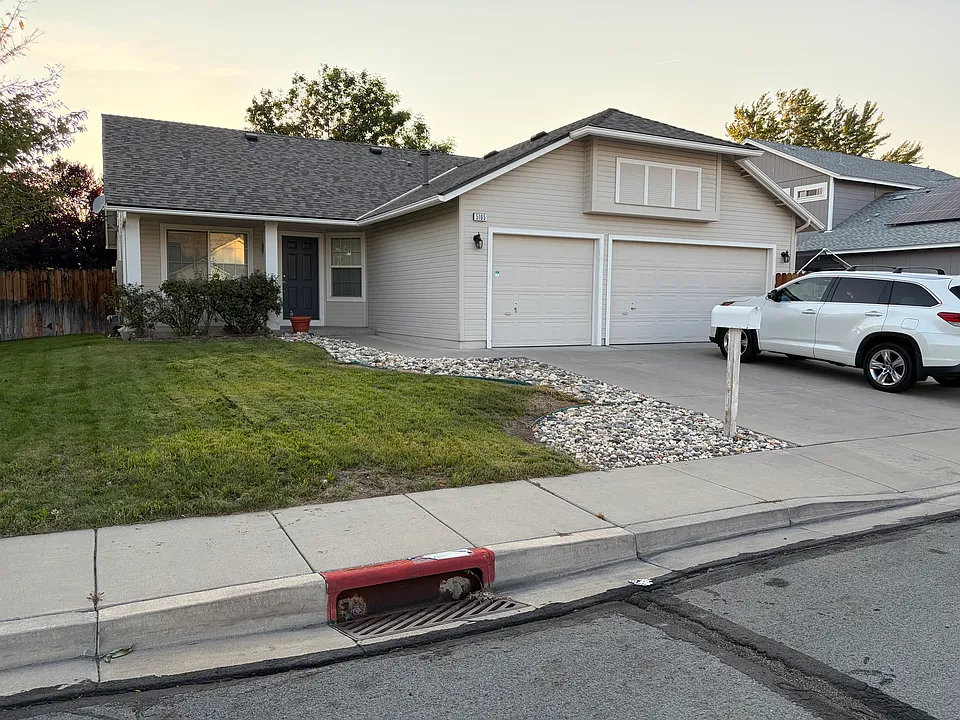 5105 Colina Dr