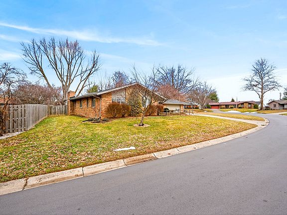 4th image of 3161 Sumac Ct