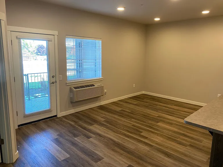 1140 SW 27th St #202 — Photo 6