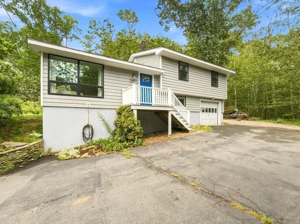 118 Horseneck Rd, Dartmouth, MA 02748