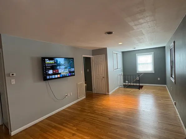 308 Mace Ave APT B, Essex, MD 21221