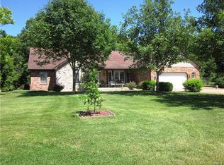 500 Woods Manor Dr, Freeburg, IL 62243