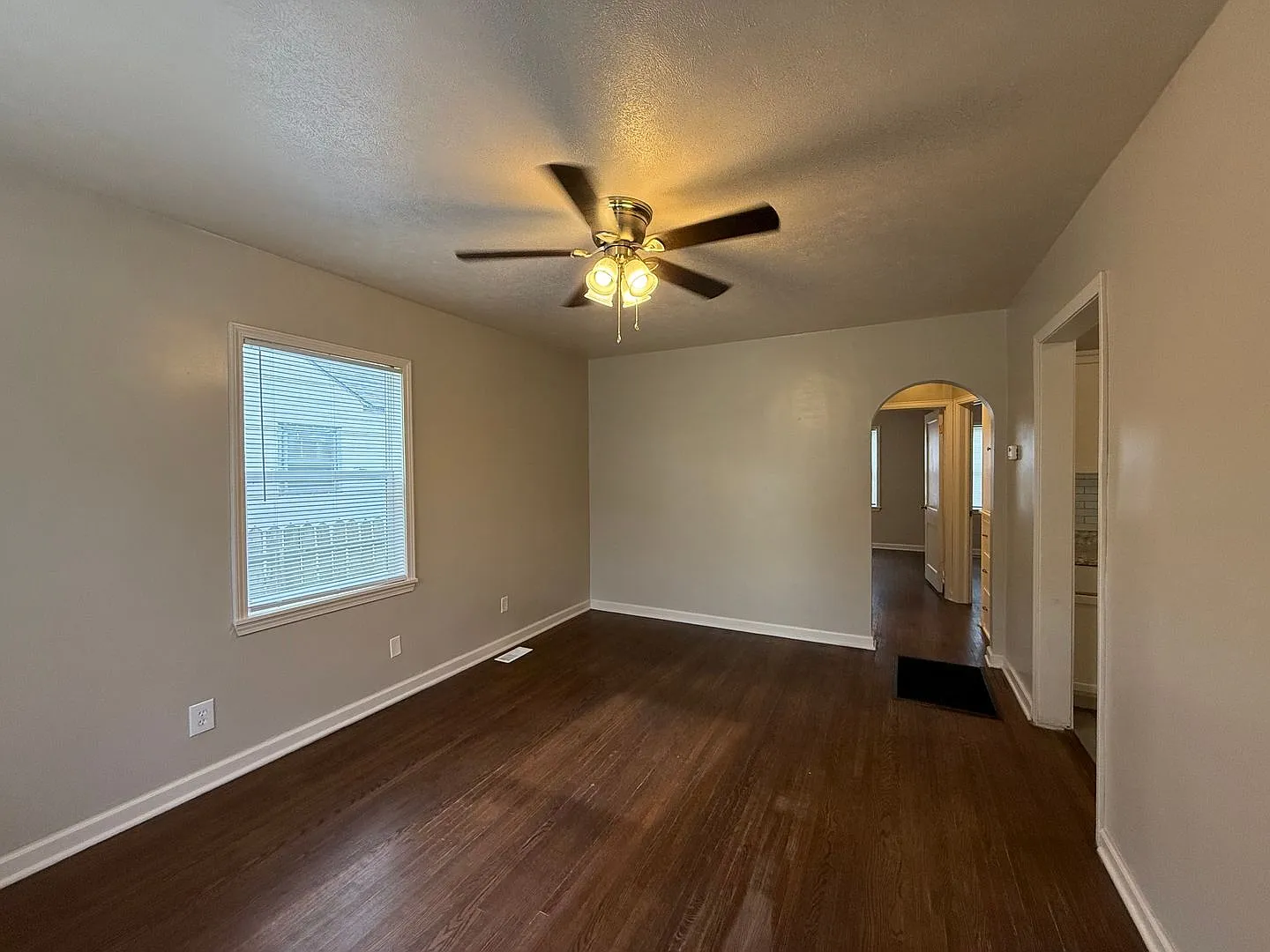 2 Bedroom with a Full Basement and Garage — Photo 2