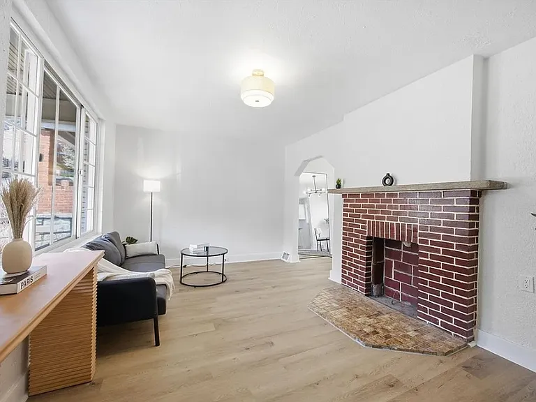 1513 Dagmar Ave — Photo 4