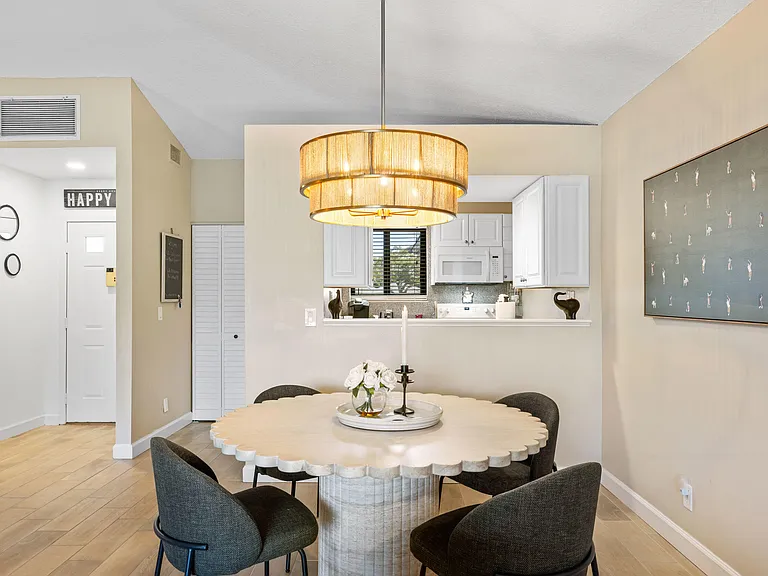 206 Club Dr — Photo 6