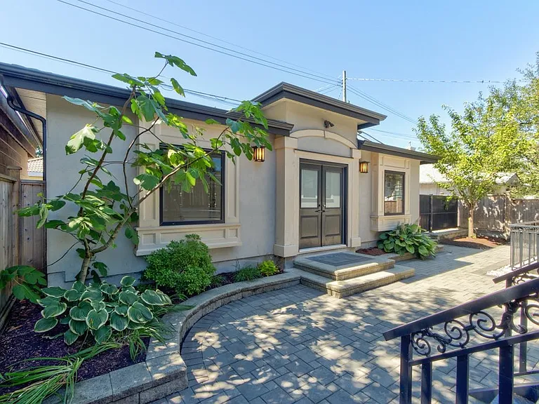 3955 Blenheim St — Photo 18