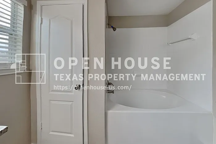 18451 Westgate Pasture Ln — Photo 11