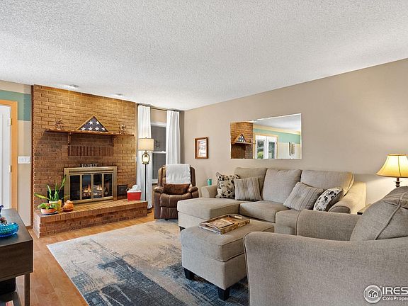 3rd image of 1001 Hemlock Dr