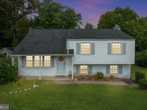 1300 Ridgeview Dr, Phoenixville, PA 19460