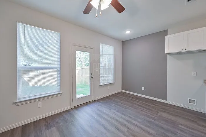 1616 Ash Crescent St — Photo 21