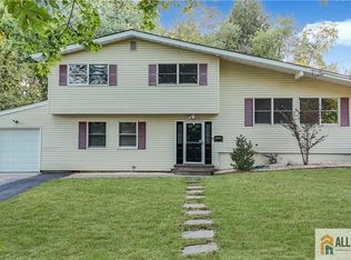 28 Ryders Ln, East Brunswick, NJ 08816