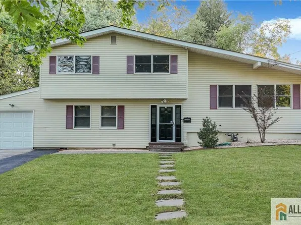 28 Ryders Ln, East Brunswick, NJ 08816