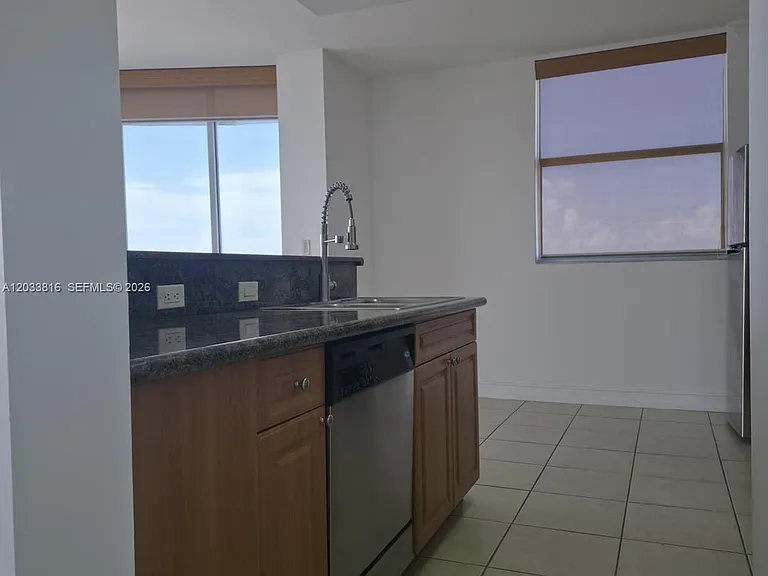 1 Glen Royal Pkwy #1202 — Photo 9