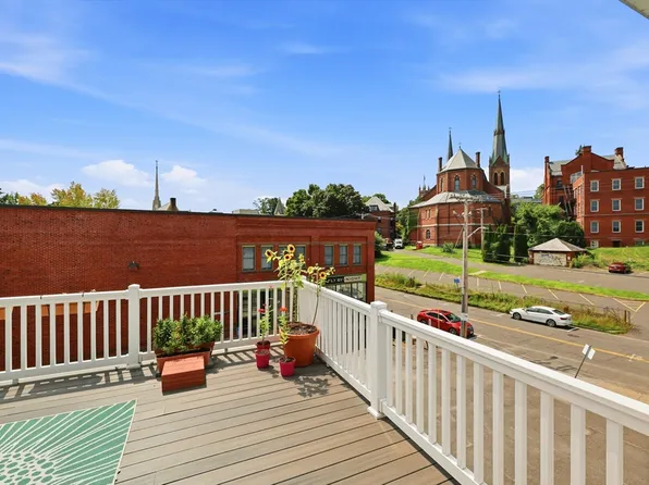 35 State St APT D, Northampton, MA 01060