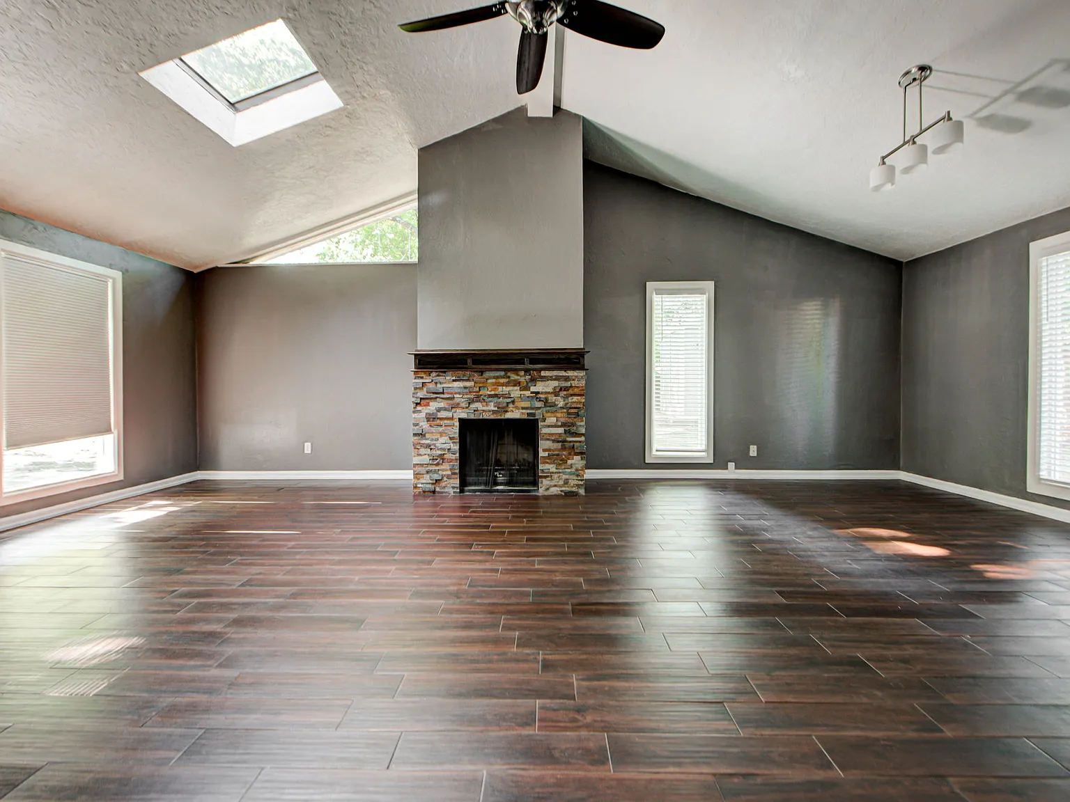 1222 Camden Way - 1 — Photo 3