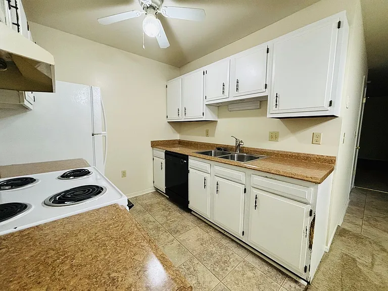 1741 Donlee Dr — Photo 5