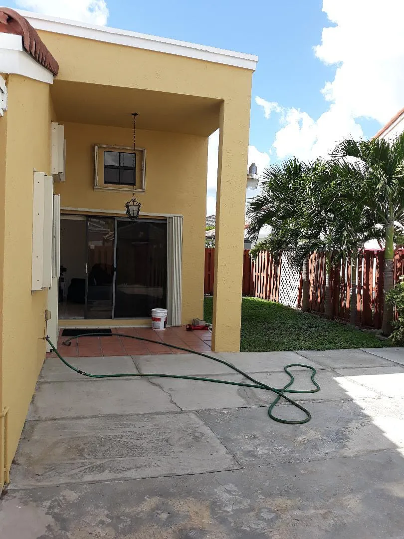 Building Photo - 520 SW 88th Pl W