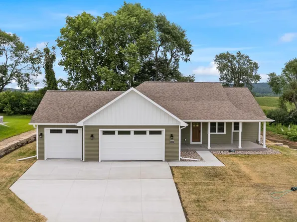 412 Roosevelt St, Baraboo, WI 53913