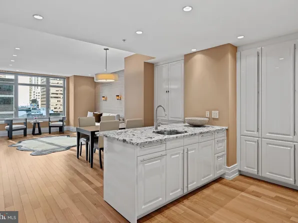 130 S 18th St Unit 503, Philadelphia, PA 19103