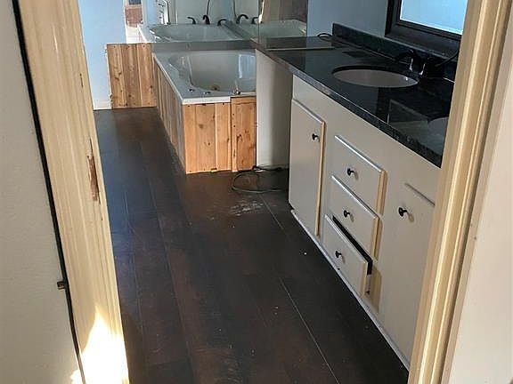 3rd image of 408 Private Road 460