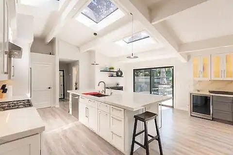 Kitchen and beverage center