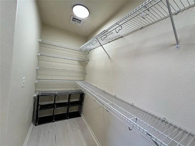 4305 SW Limestone Ave — Photo 2