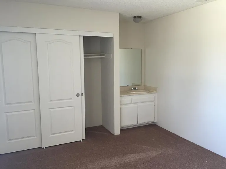 17874 Marygold Ave — Photo 11