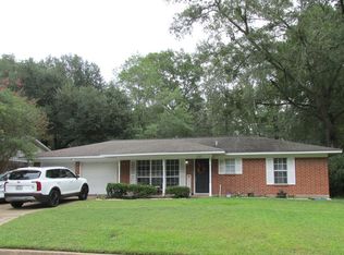 205 Nottingham Dr, Nacogdoches, TX 75961