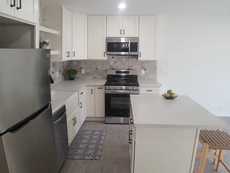 96 W Willey St — Photo 3