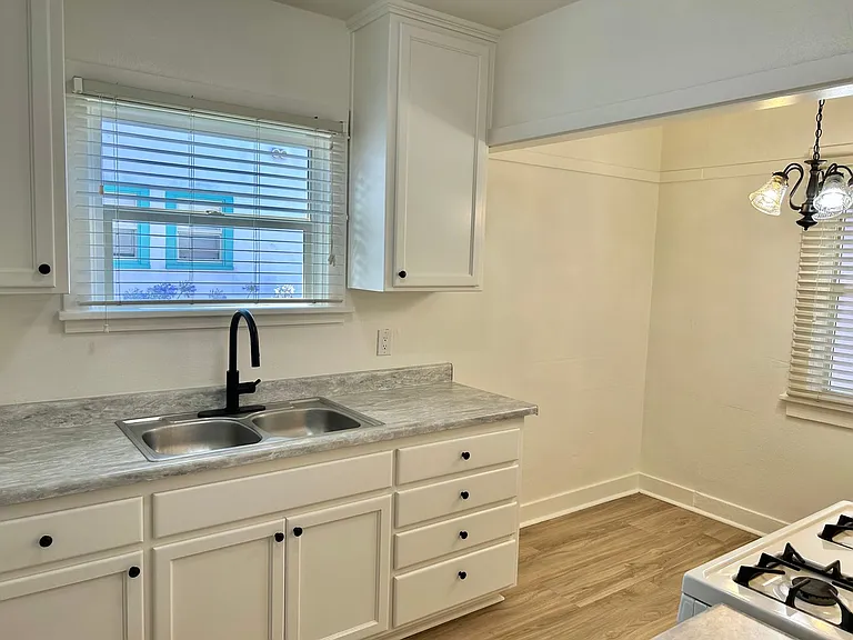 304 308 N Miller 401 #407 — Photo 2