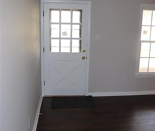 3rd image of 2622 Norwich Dr