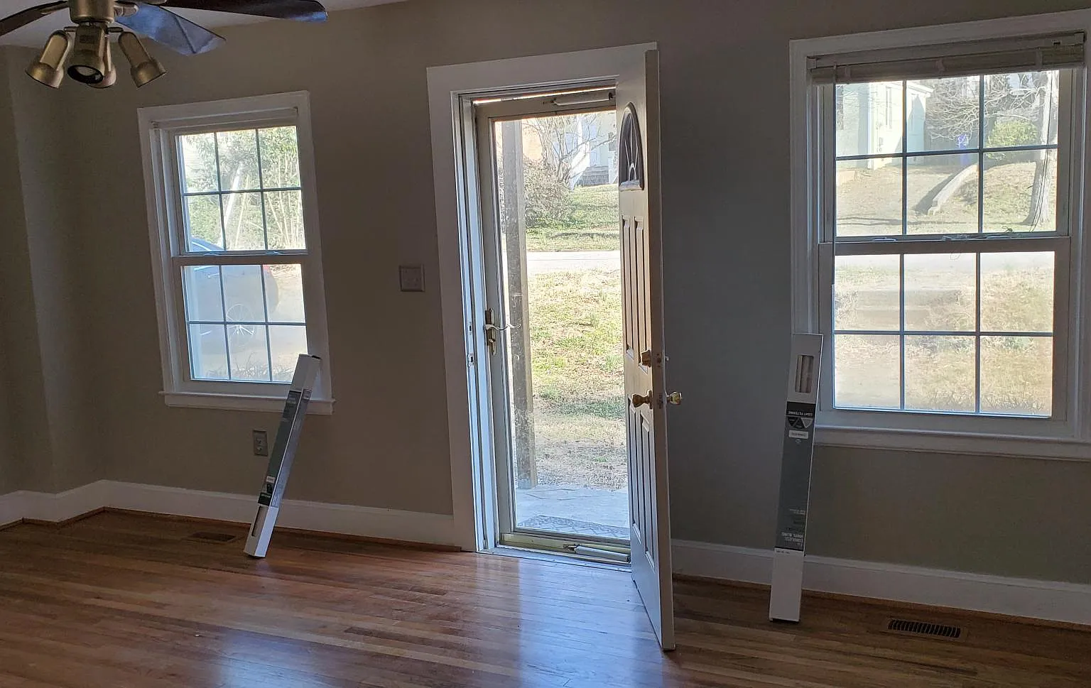1834 Forest Rd — Photo 3