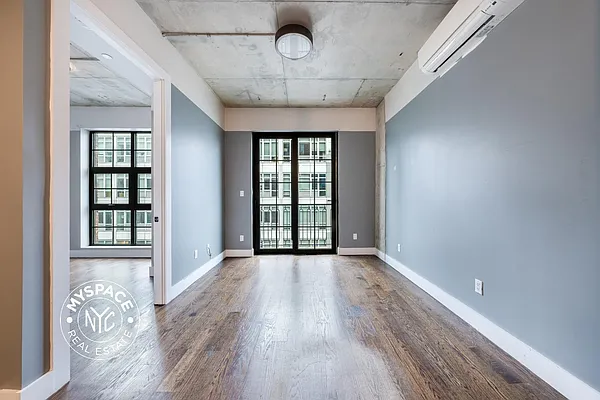 Rented by MySpaceNYC | media 116