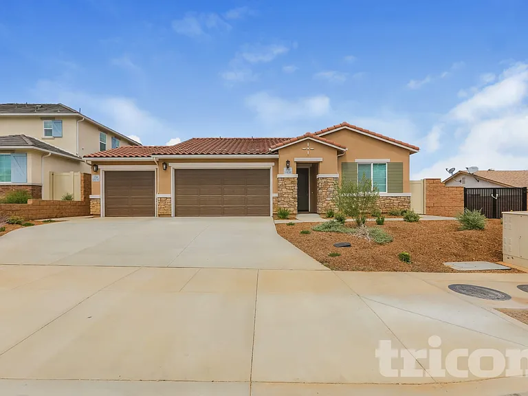 1704 Taylor Ave — Photo 1