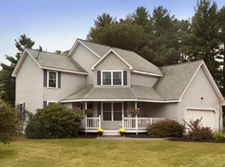 8 Dunvegan Dr, Merrimac, MA 01860