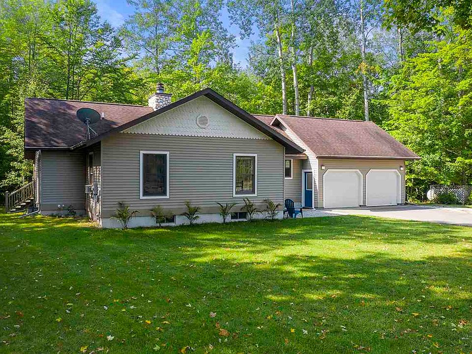 8448 Pickerel Lake Rd, Petoskey, MI 49770 Zillow
