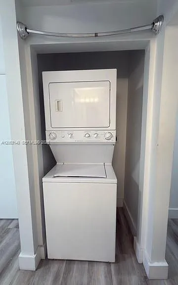 729 Meridian Ave #8 — Photo 9