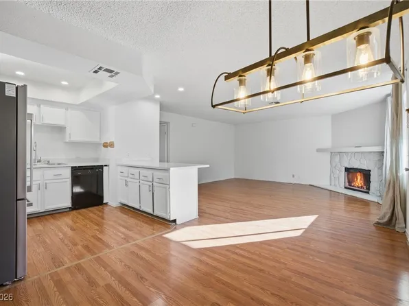 945 Falconhead Ln Unit 201, Las Vegas, NV 89128