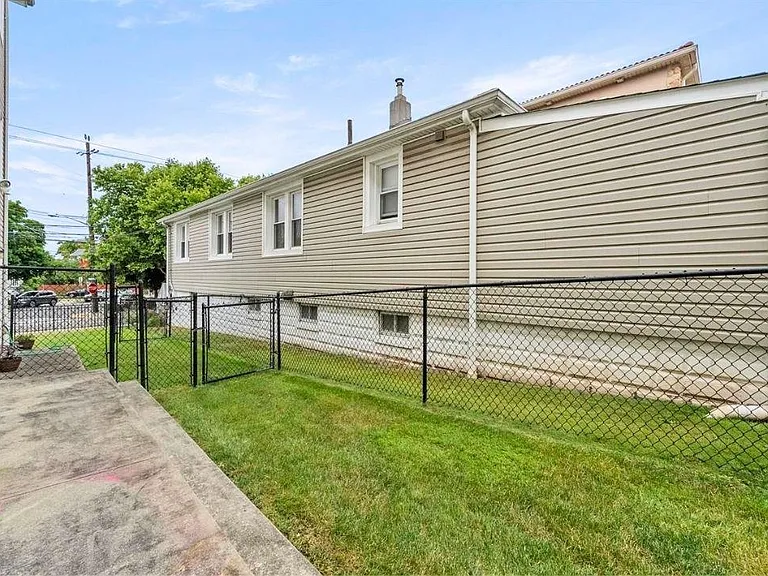 2 Hops Commons Ct — Photo 25