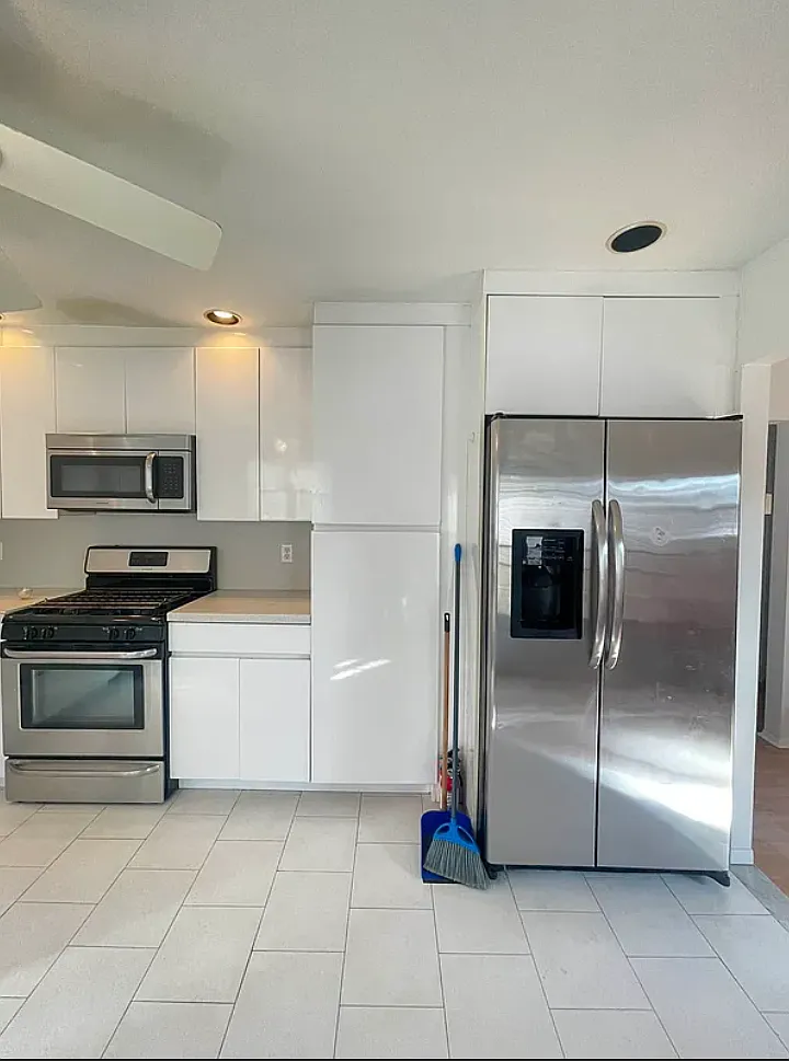 2 bed, 850 sqft, $2,000 — Photo 1